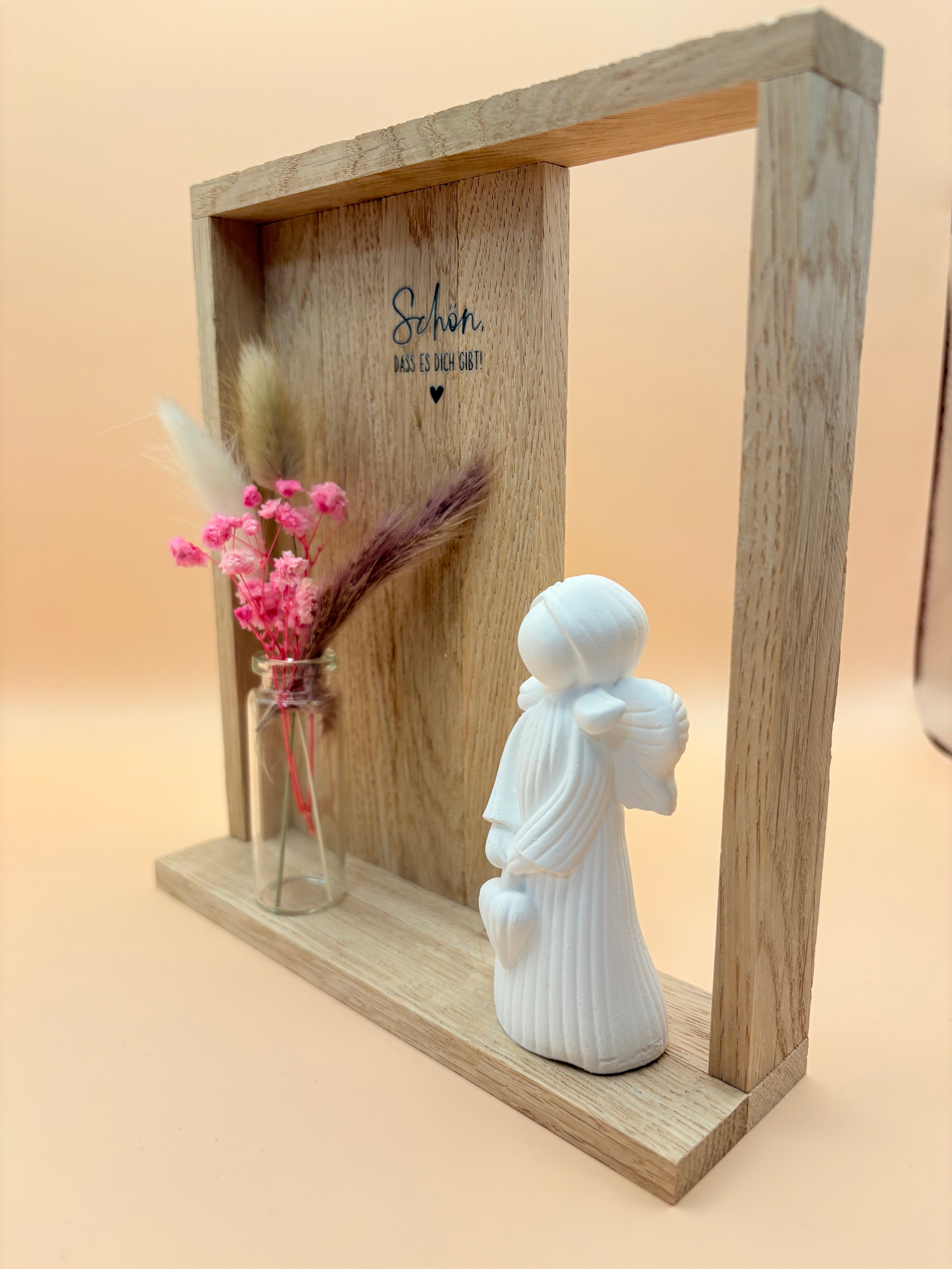 Engel im Holzrahmen mit Trockenblumen-Deko