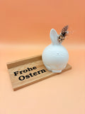 Osterhase wünscht "Frohe Ostern"