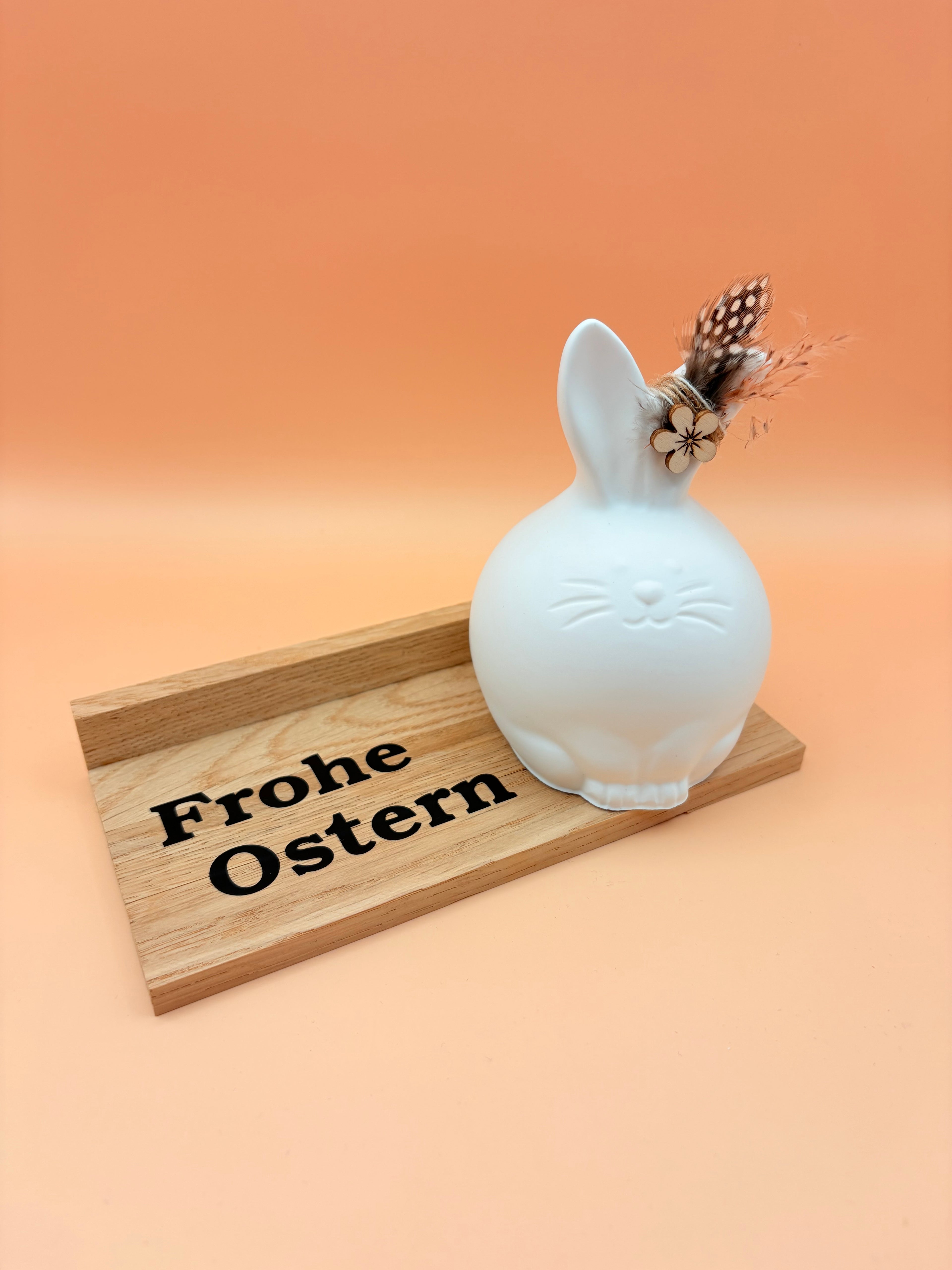 Osterhase wünscht "Frohe Ostern"